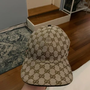 Gucci keps  - Säljer den 
