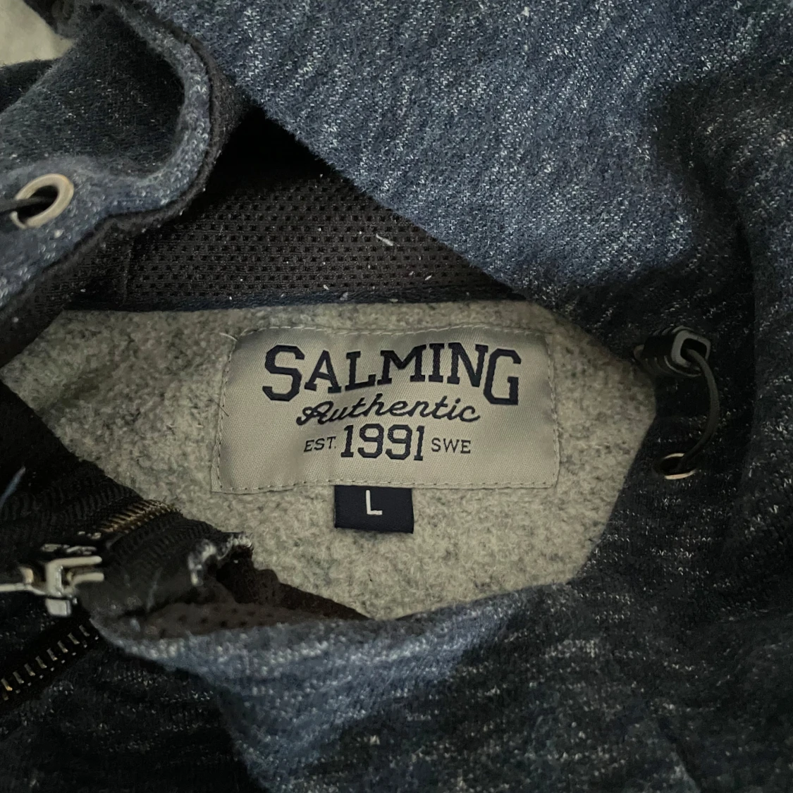Mörkblå hoodie från Salming - 4
