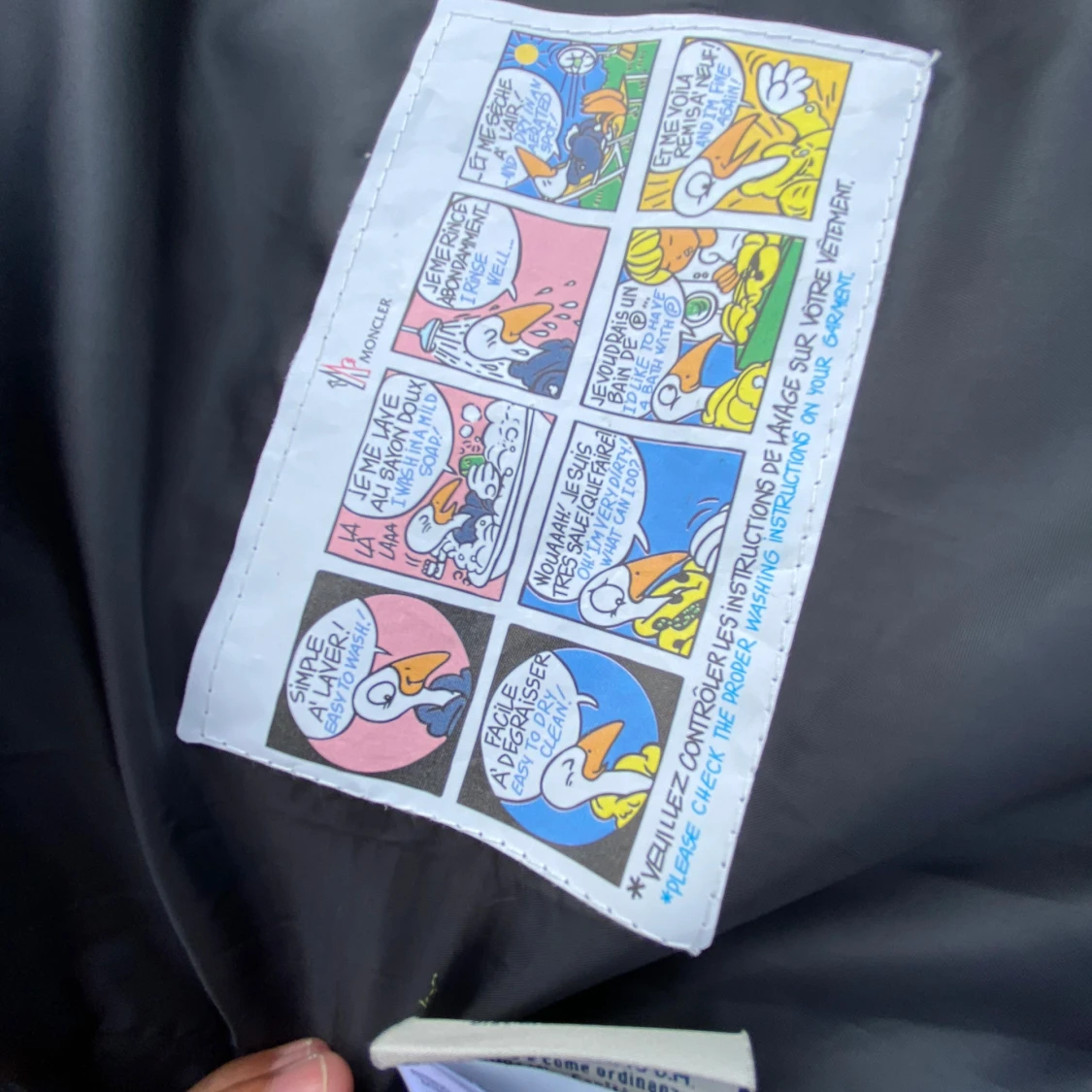 Svart Moncler dunjacka - 2