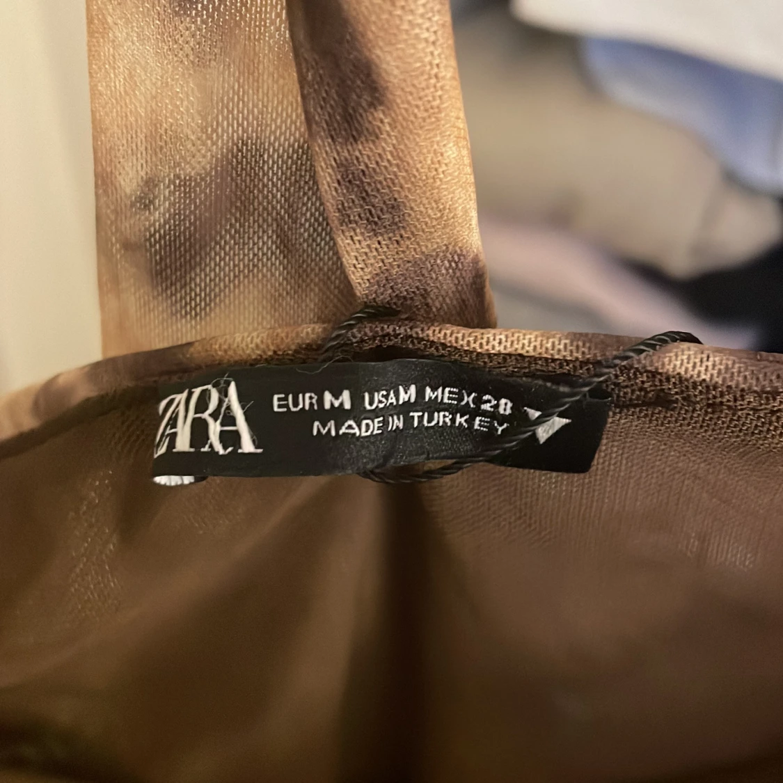 Leopardmönstrad festtopp från Zara - 3