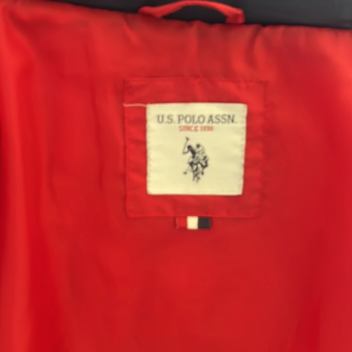 Blå och röd dunväst från U.S. Polo Assn. - 4