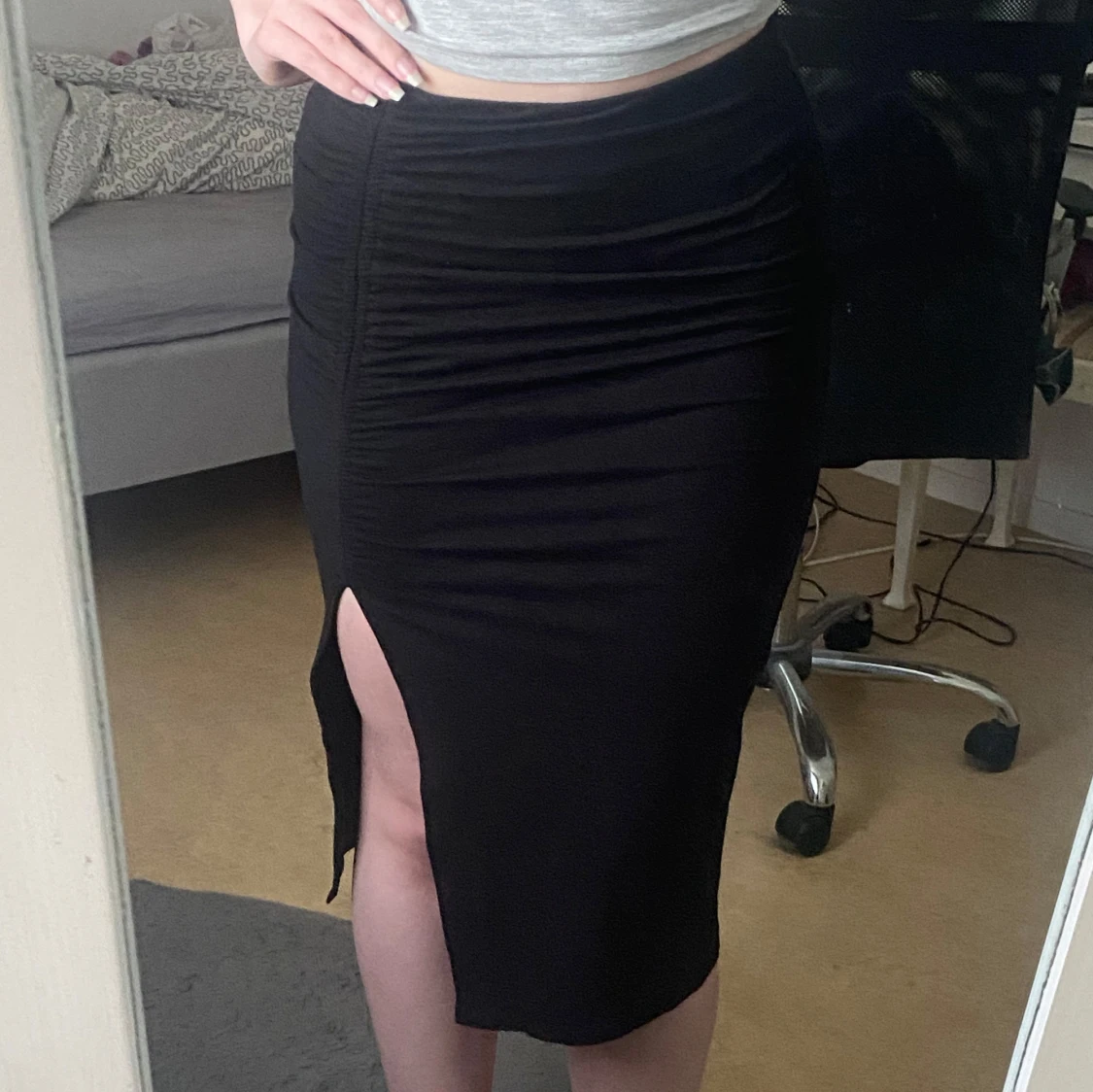 Svart långkjol med slits från H&M Divided