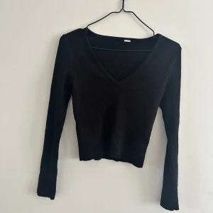 uringad långärmad tröja - en långärmad uringad tröja som är väldigt skön och fin men kommer inte till användning. 