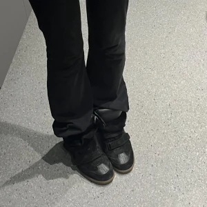 Isabel marants - Säljer mina Isabel marants i storlek 40. Passar även 39-41 skulle jag säga. Dem är knappt använda och köpte dem nyligen. Box medföljer och även påsen. Inga defekter osv. 