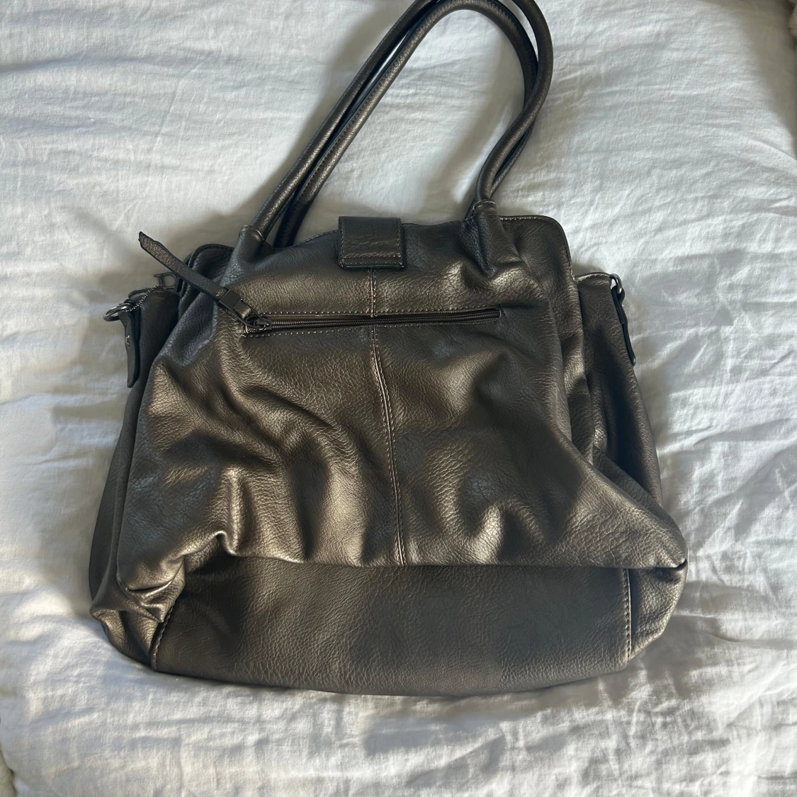 Brun/ guldig axelväska från Bulaggi  - 1