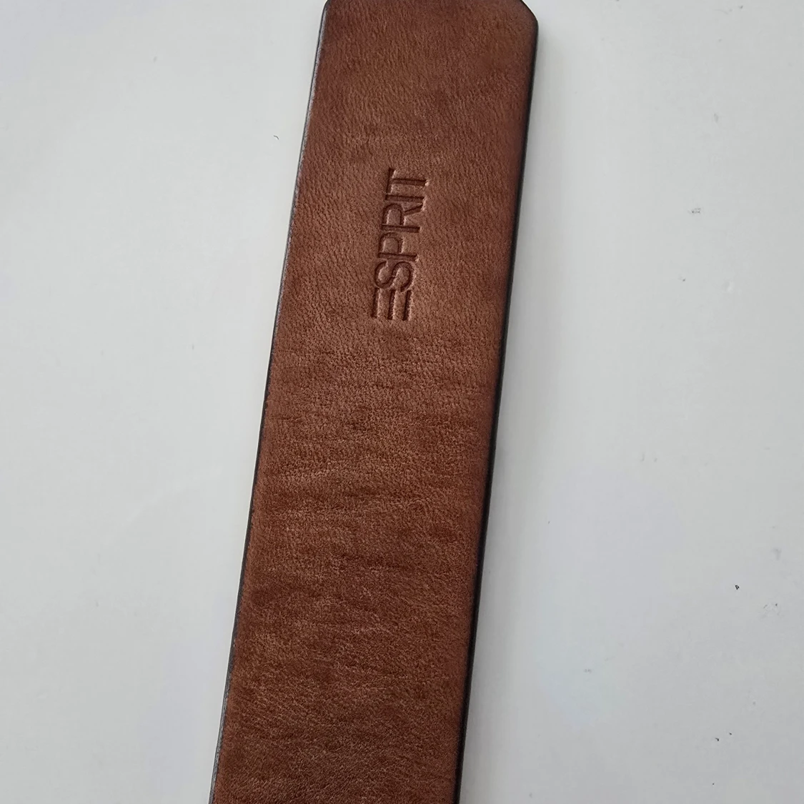 Brunt skärp i skinn från Esprit - 3