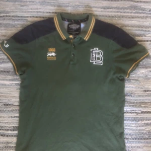 Grön Bondelid pikétröja - Snygg Grön Bondelid Piké. Storlek M.