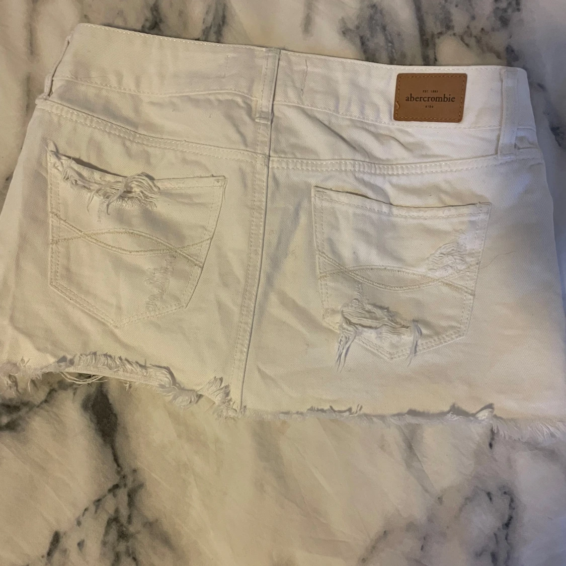 Lowwaist jeanskjol från Abercrombie - 4