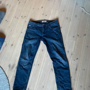 Lindbergh Jeans - Inte använda så mycket, slim fit och stretch material, skriv för mer info 