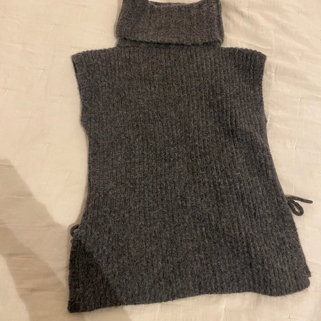 Polokragge stickade ärmlös 