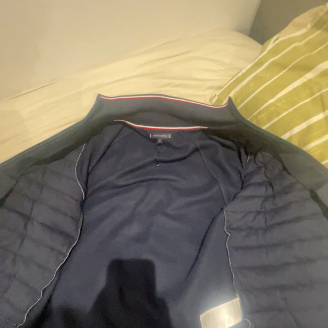 Mörkblå jacka med dragkedja - 1