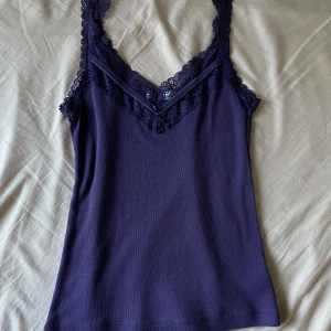 Fin topp med spets - Spetstopp med rosett 💞