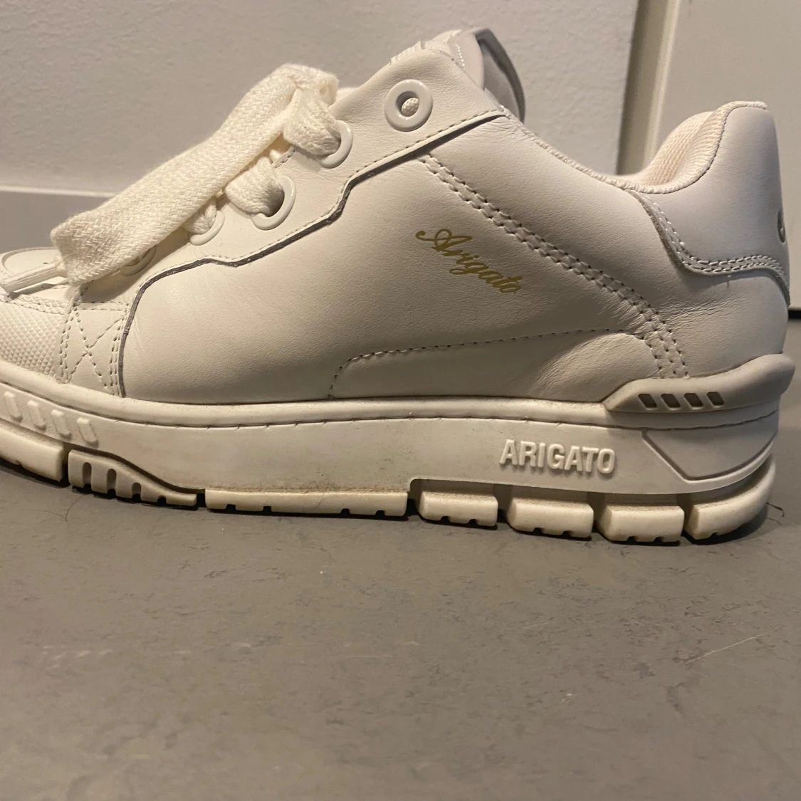 Vita sneakers från Axel Arigato dam - 3