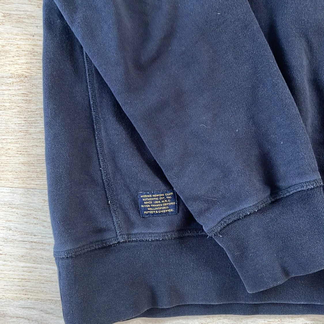 Svart tröja från Morris R. Club - 2