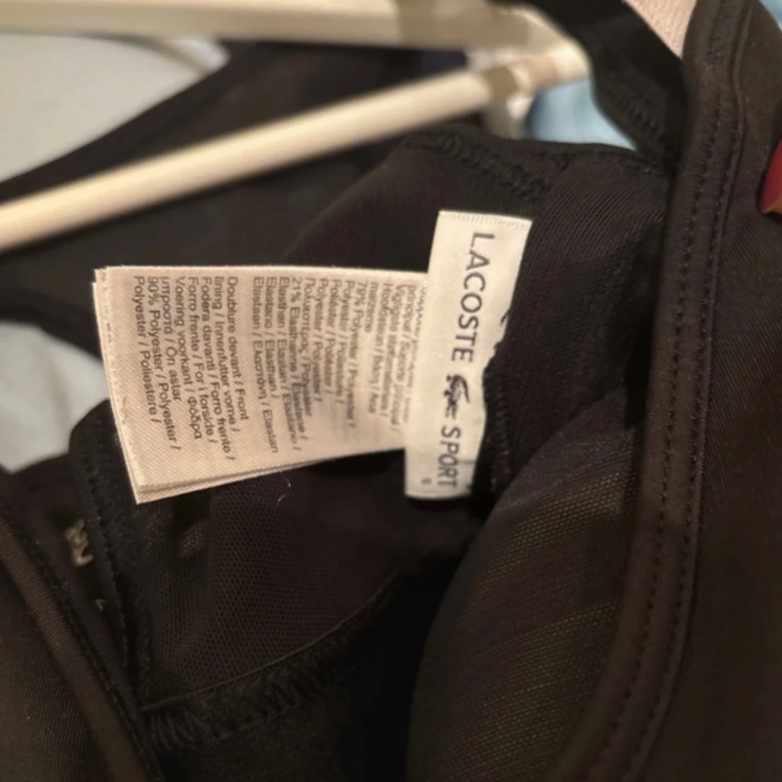 Svart sportsbra från Lacoste - 4