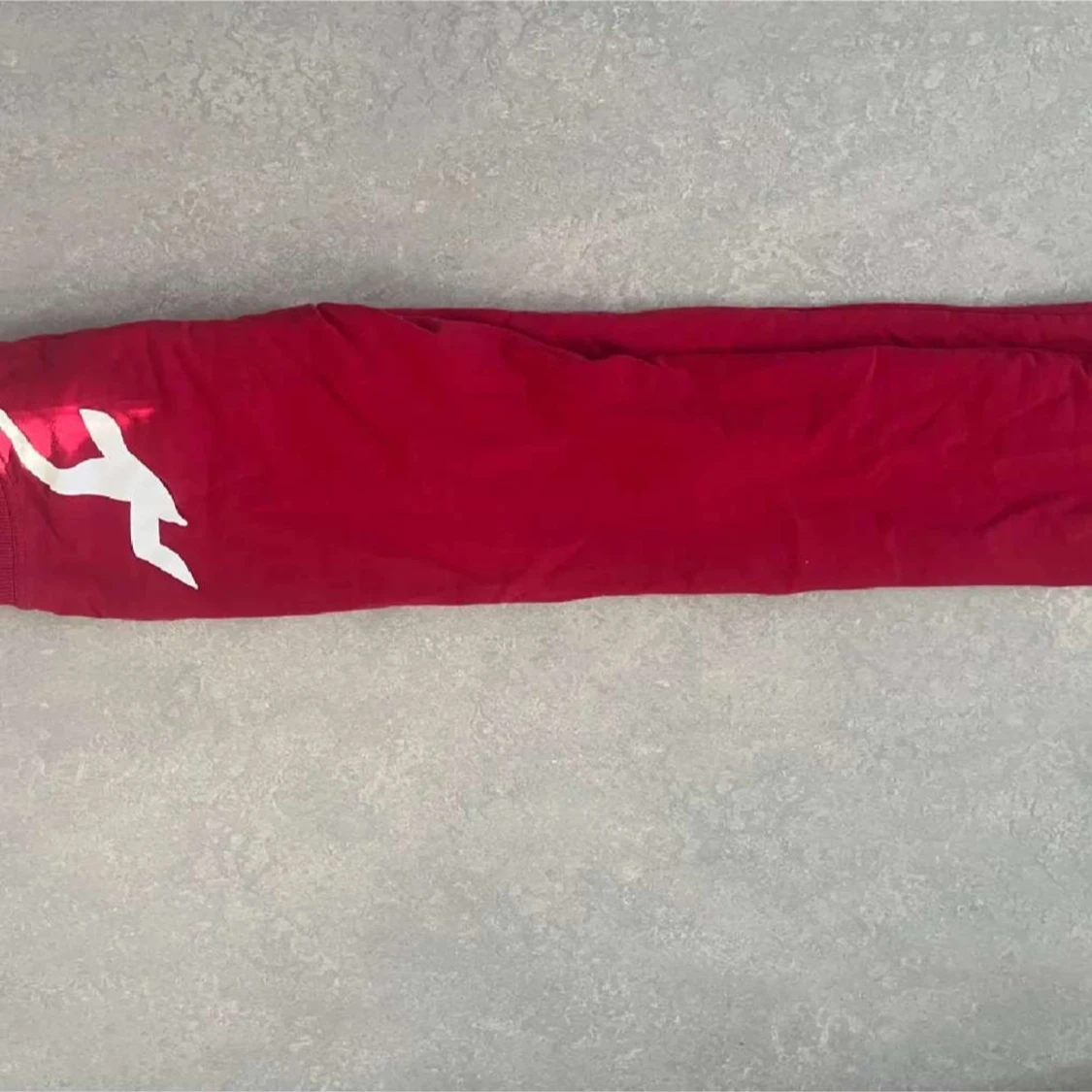 Röda mjukisbyxor från Hollister - 2