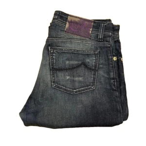 Jacob Cohen Jeans - Jacob Cohen 688 Comfort | Sorlek W34 | Fint skick 8/10 | Nypris Ca 5000 | Jeansen är uppsydda ca 2 cm | Hör av dig vid fler frågor // Loretti Fashion UF