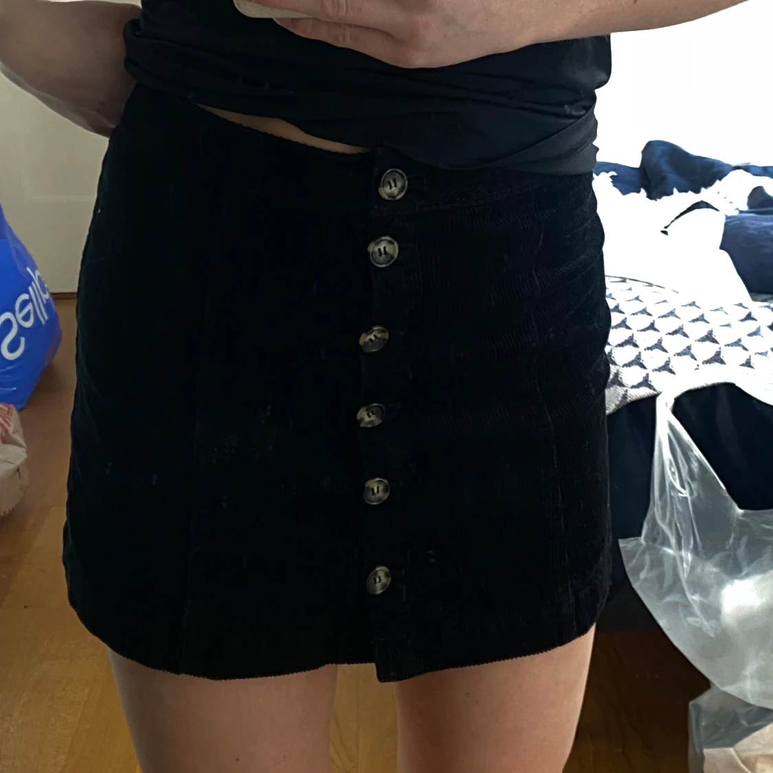 Svart manchesterkjol från H&M Divided - 4