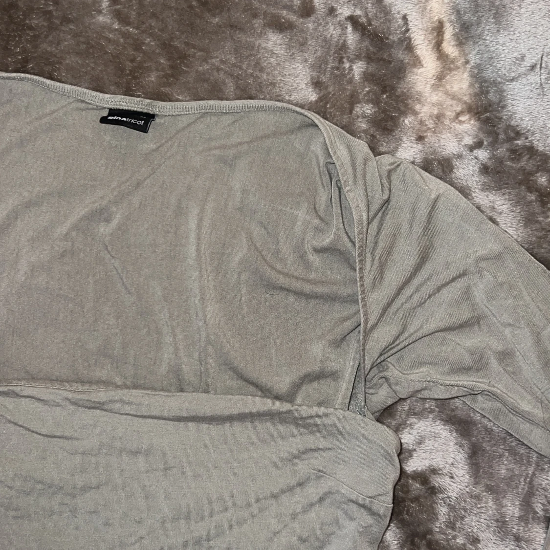 Grågrön populär långärmad topp från GINA TRICOT - 1