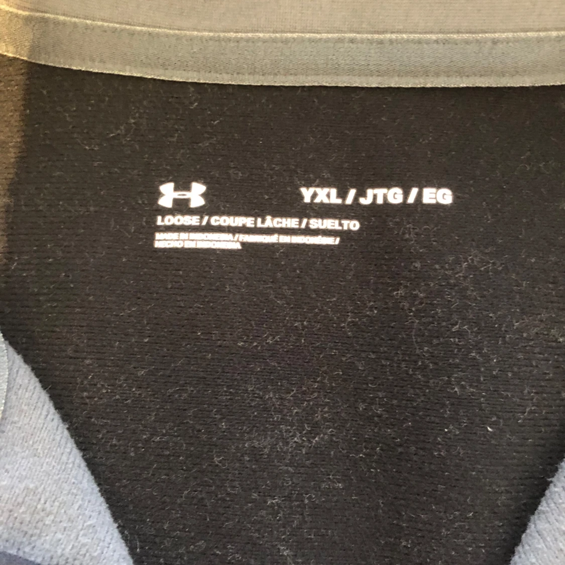 Grå och svart kofta från Under Armour - 1