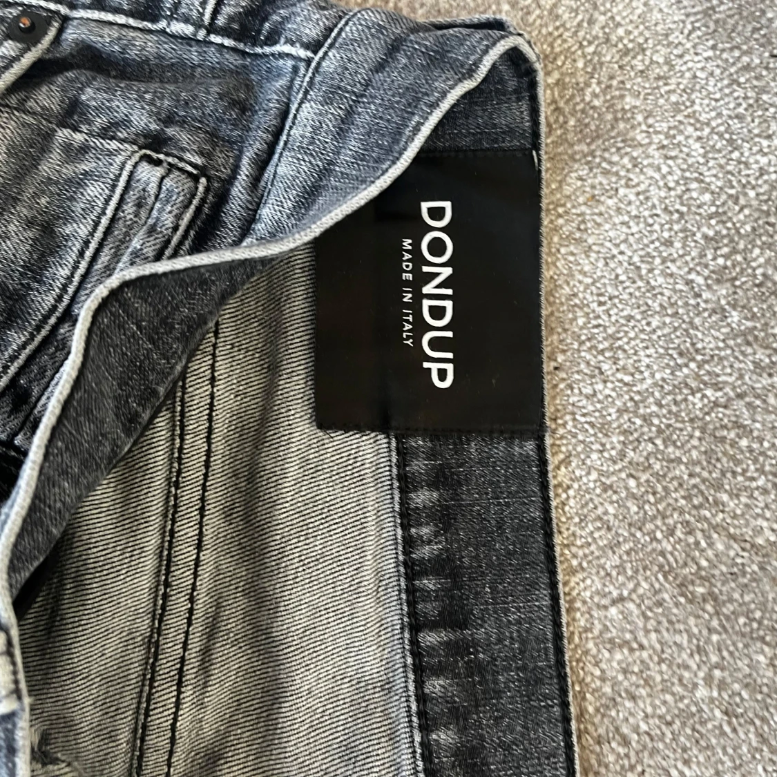 Svarta jeans från Dondup - 2