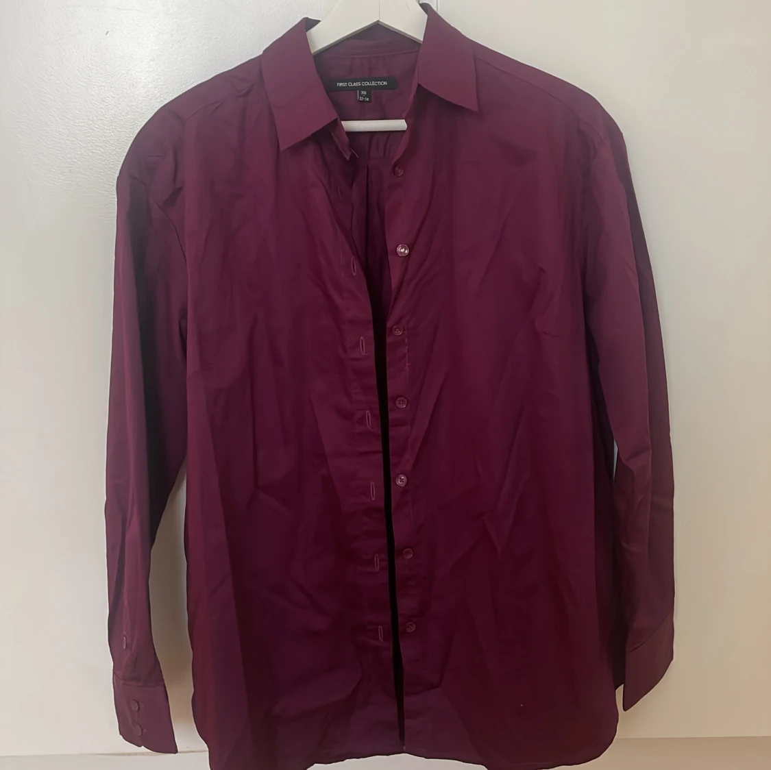 Lila skjorta från First Class Collection