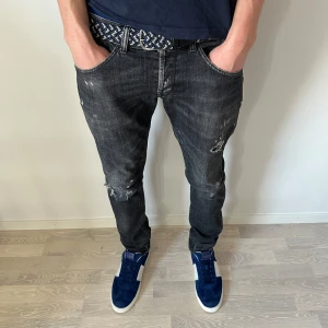 Dondup George  - Dondup George Jeans nya modellen | Storlek W33 men passar W34, W35 | Fråga om mått vid osäkerhet | Hör av dig vid frågor eller funderingar!