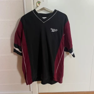 Oversize t-shirt från Reebok - Vintage oversize t-shirt från Reebok