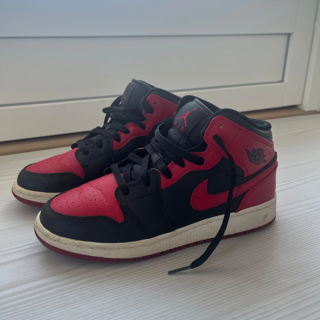 Nike Air Jordans Mid - 1