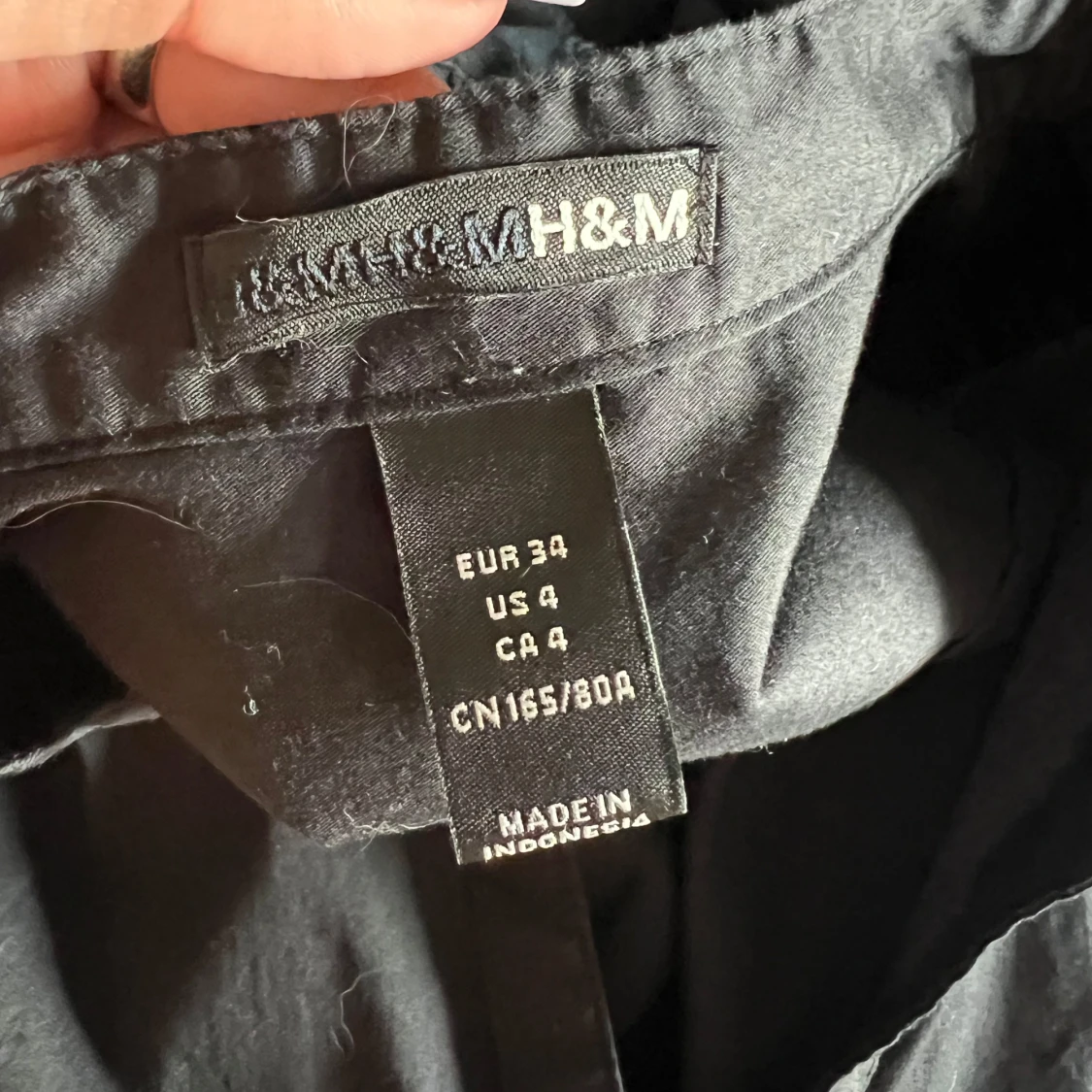 Svart kort skjortklänning från H&M - 3