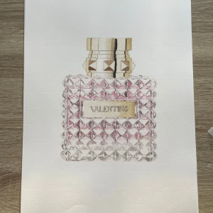Målning av Valentino parfym  - Målning av valentino parfymen. Pratar helst före köp💓 köparen står för frakt 🎀