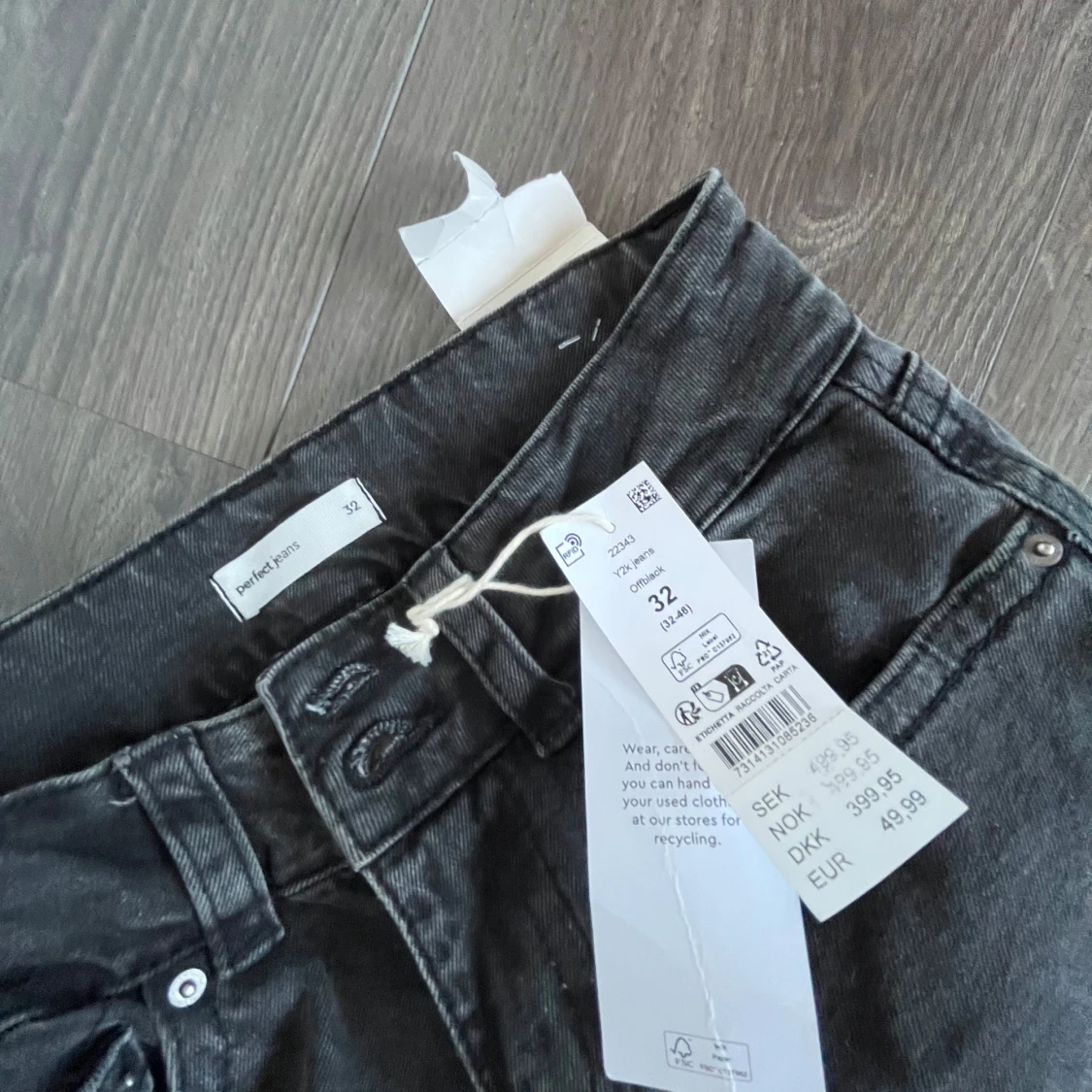 Svarta wide jeans från Perfect Jeans - 2