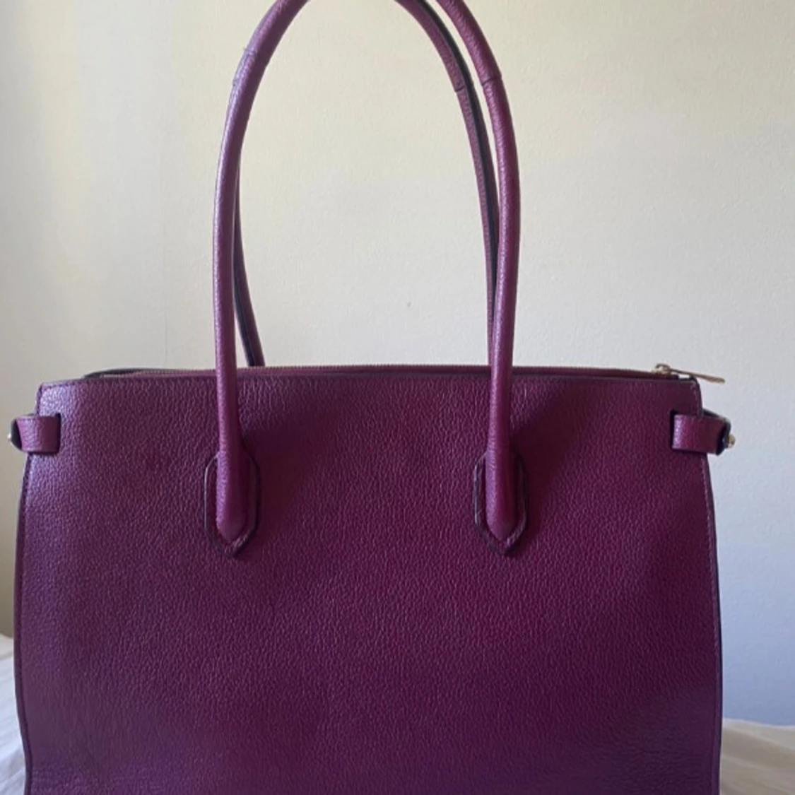 Lila handväska i skinn från Furla - 1