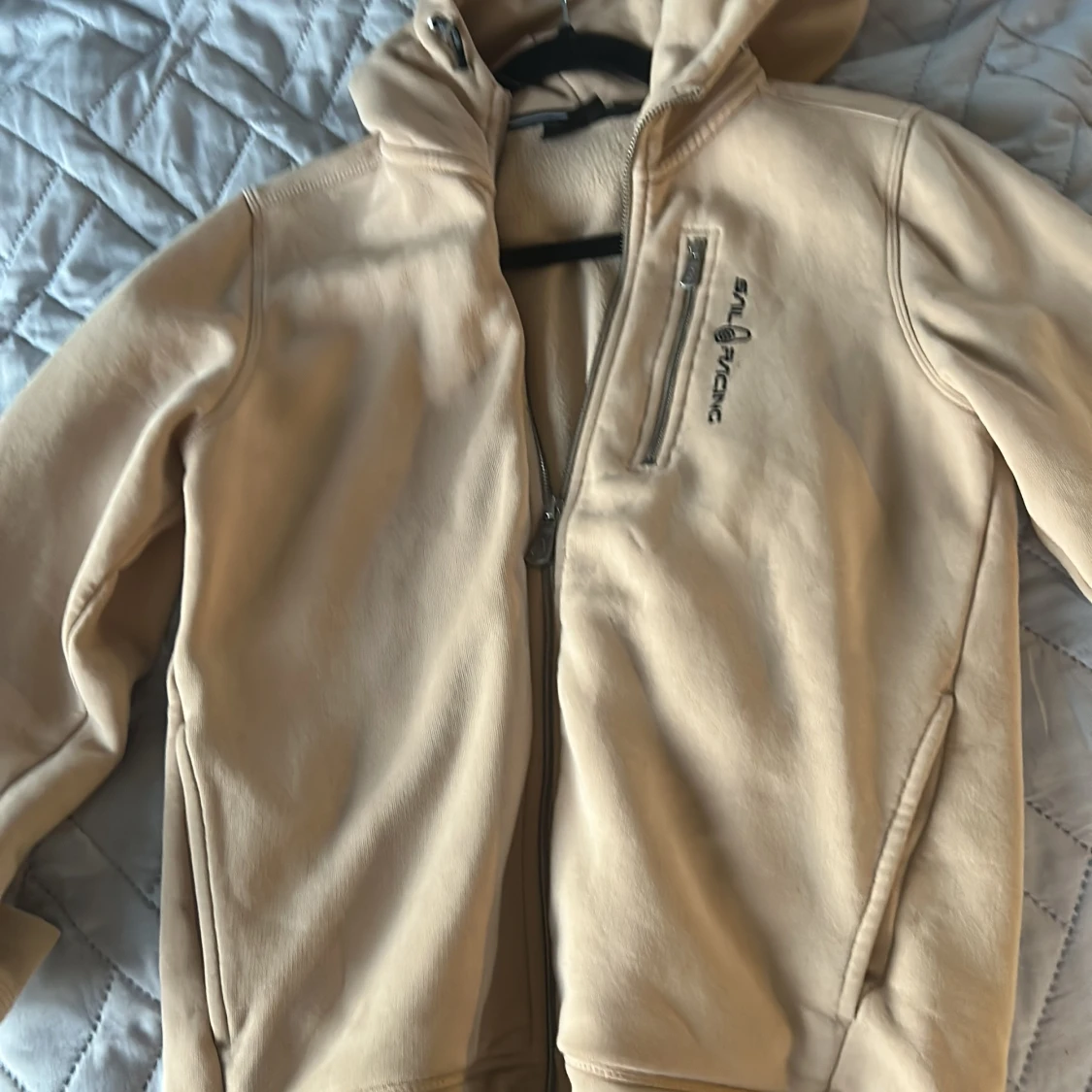 Beige fleecejacka från Sail Racing