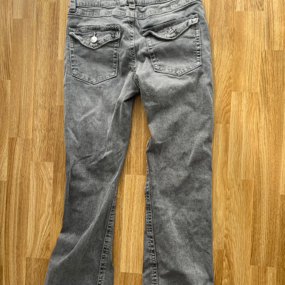 Grå jeans från Gina Tricot, stl 164 - 1