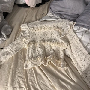 Tröja från Zara  - Tröja från Zara knappt använd 