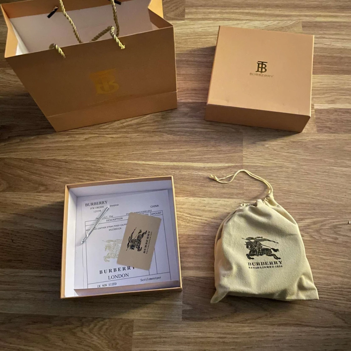 Burberry rutigt skärp med B-spänne - 1