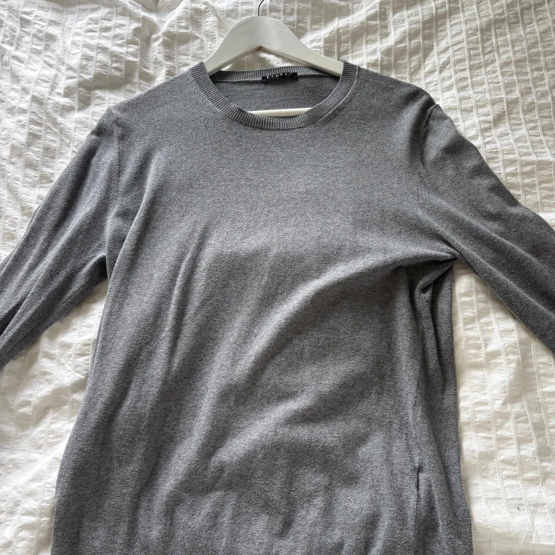 Grå tröja - 1