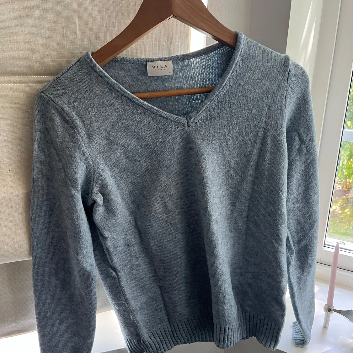 Ljusblå stickad tröja från Vila