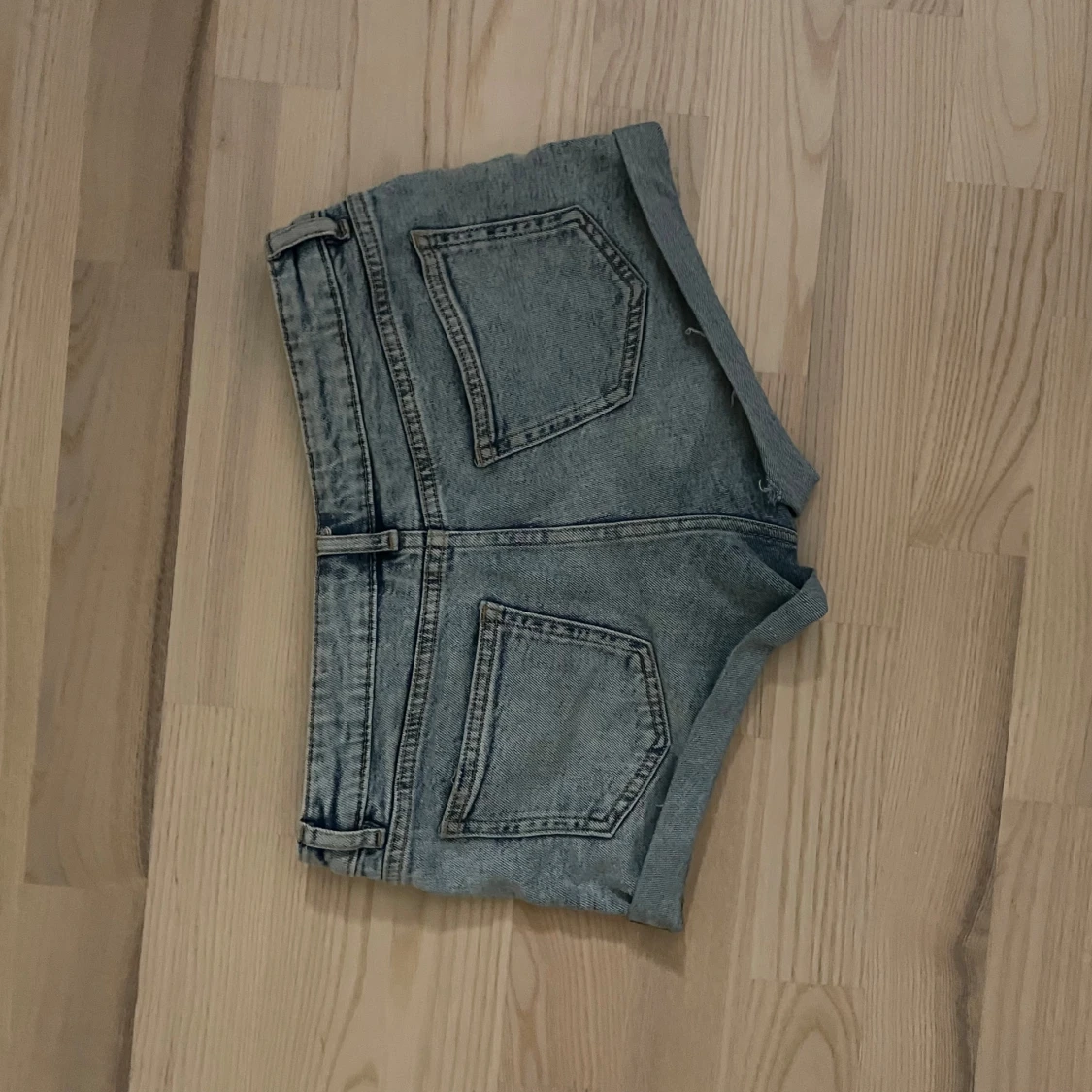 Low waist jeans shorts - 1