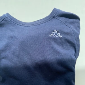 Sweatshirt  - Sweatshirt från Kappa, använd men inga fel 