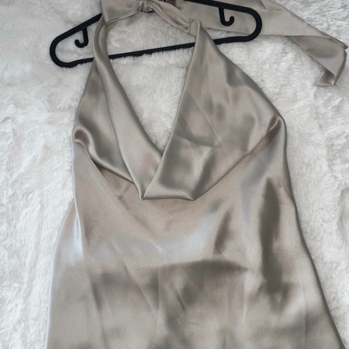 Champagnefärgad halterneck topp från Zara