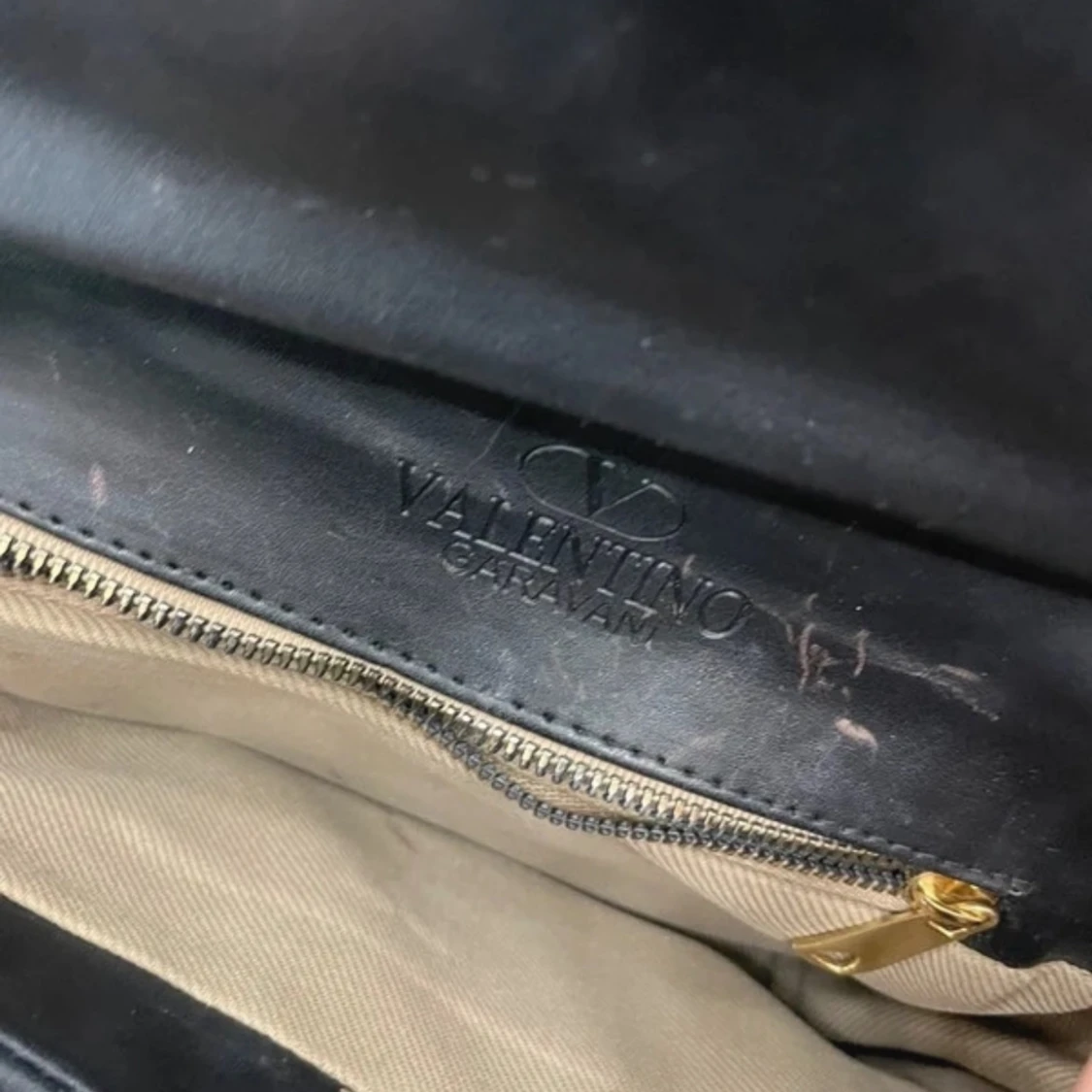 Svart quiltad axelväska med nitar Valentino - 4