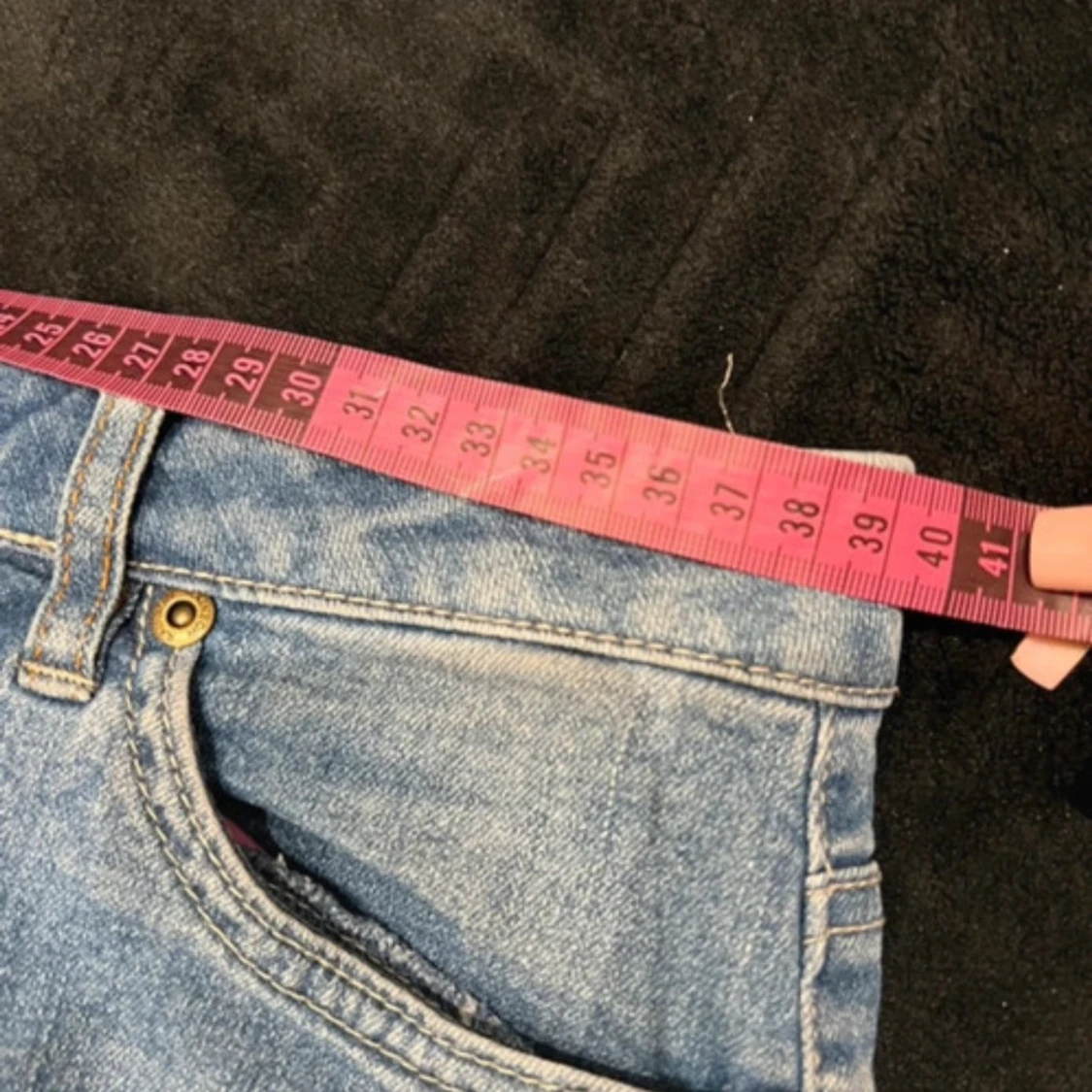 Ljusblå bootcut jeans med slitningar - 1