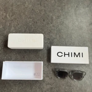 Chimi solglasögon  - Aldrig använda priset går att diskuteras ❤️ man får med allt 