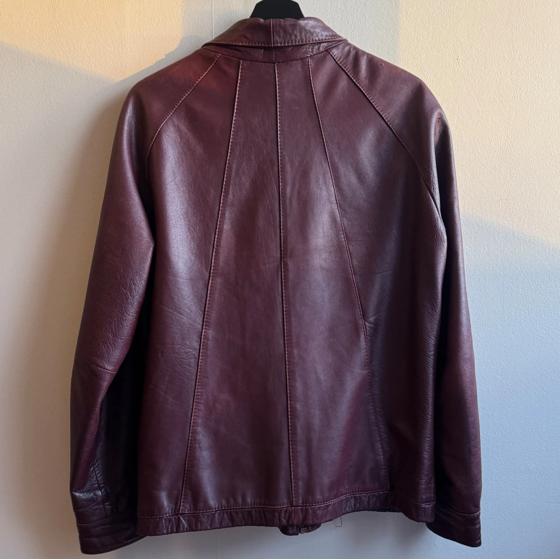 Vinröd skinnjacka  - 1