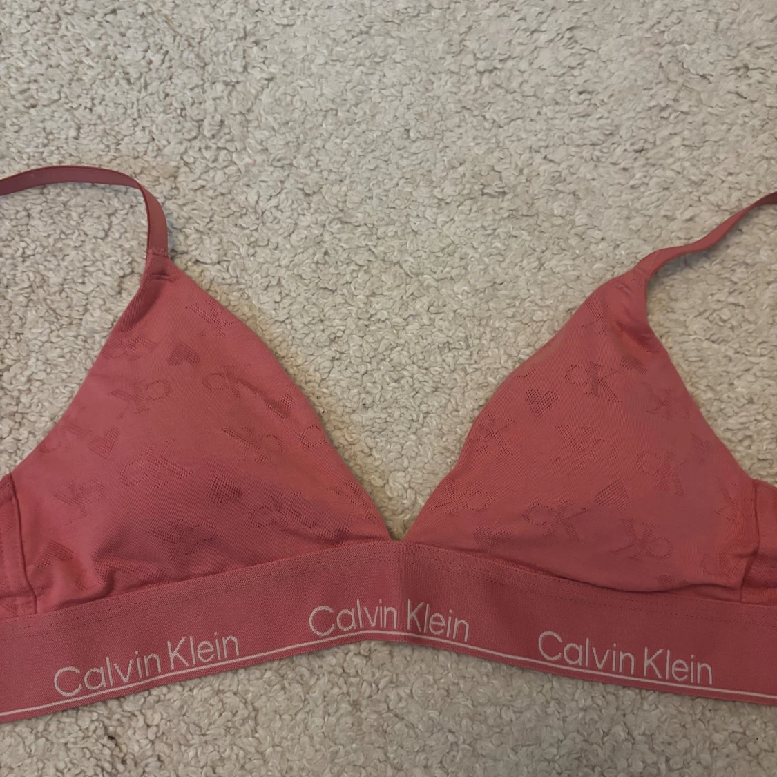 Rosa Calvin Klein bh - 90