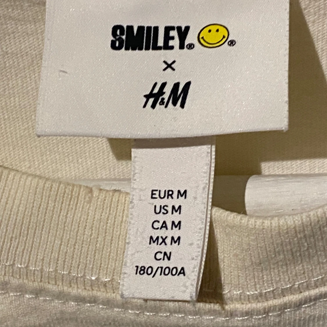 Vit t-shirt från H&M x Smiley Originals - 2