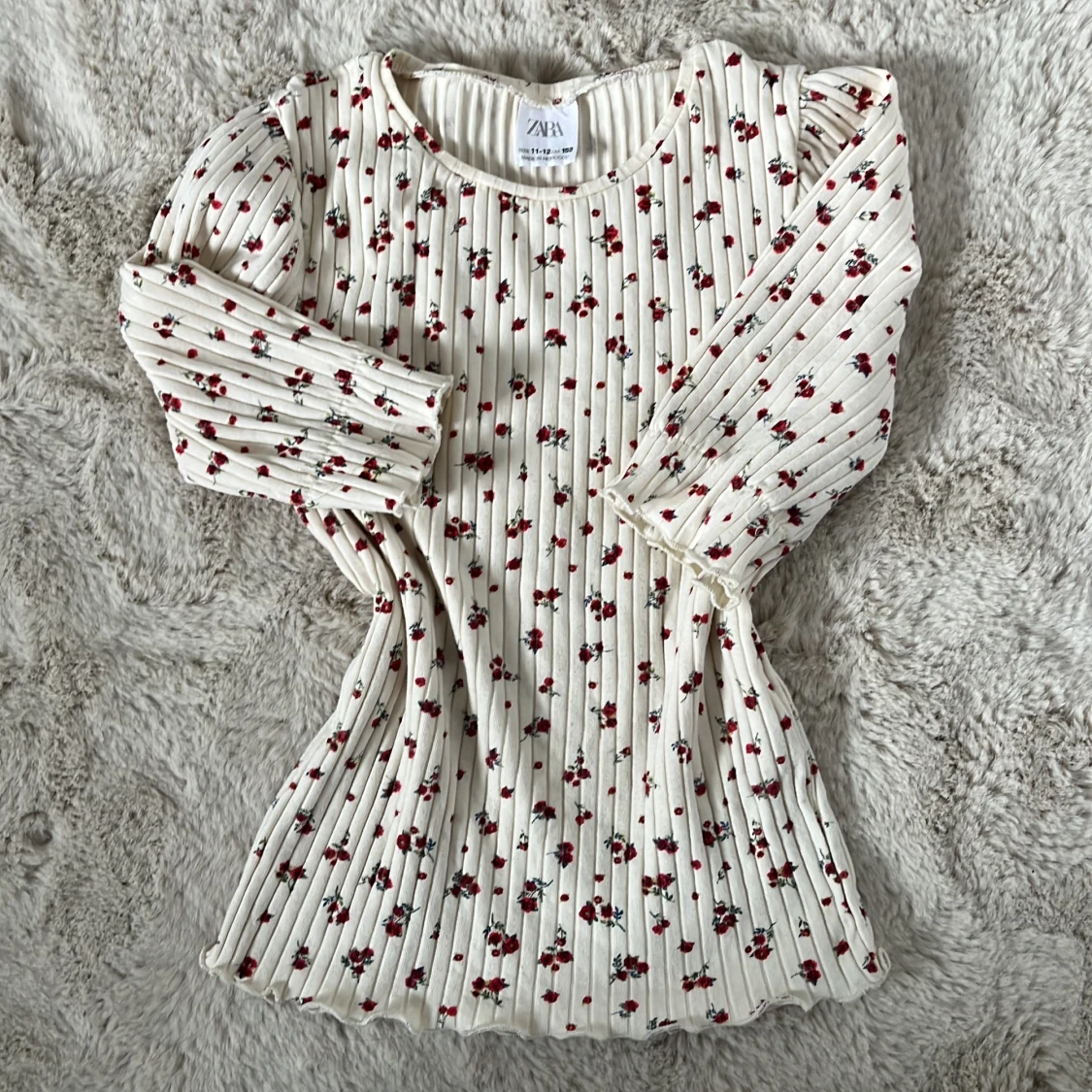 Zara topp med rosor - 2