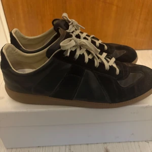 Maison Margiela Gats - Maison Margiela, Gats, knappt använda. Snabb leverans.